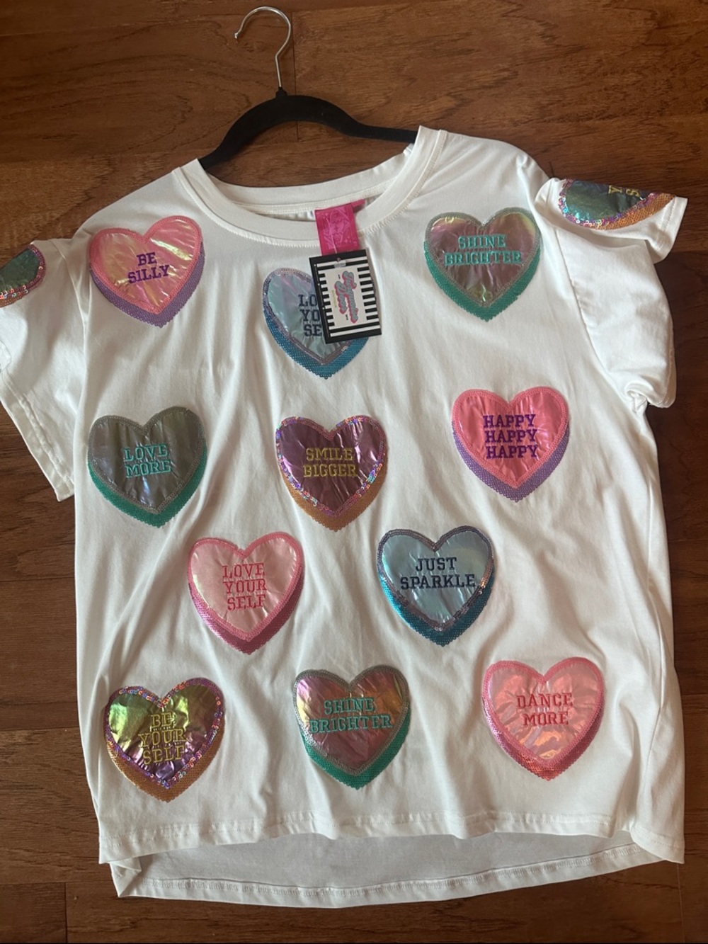 QOS NWT heart small tshirt!
